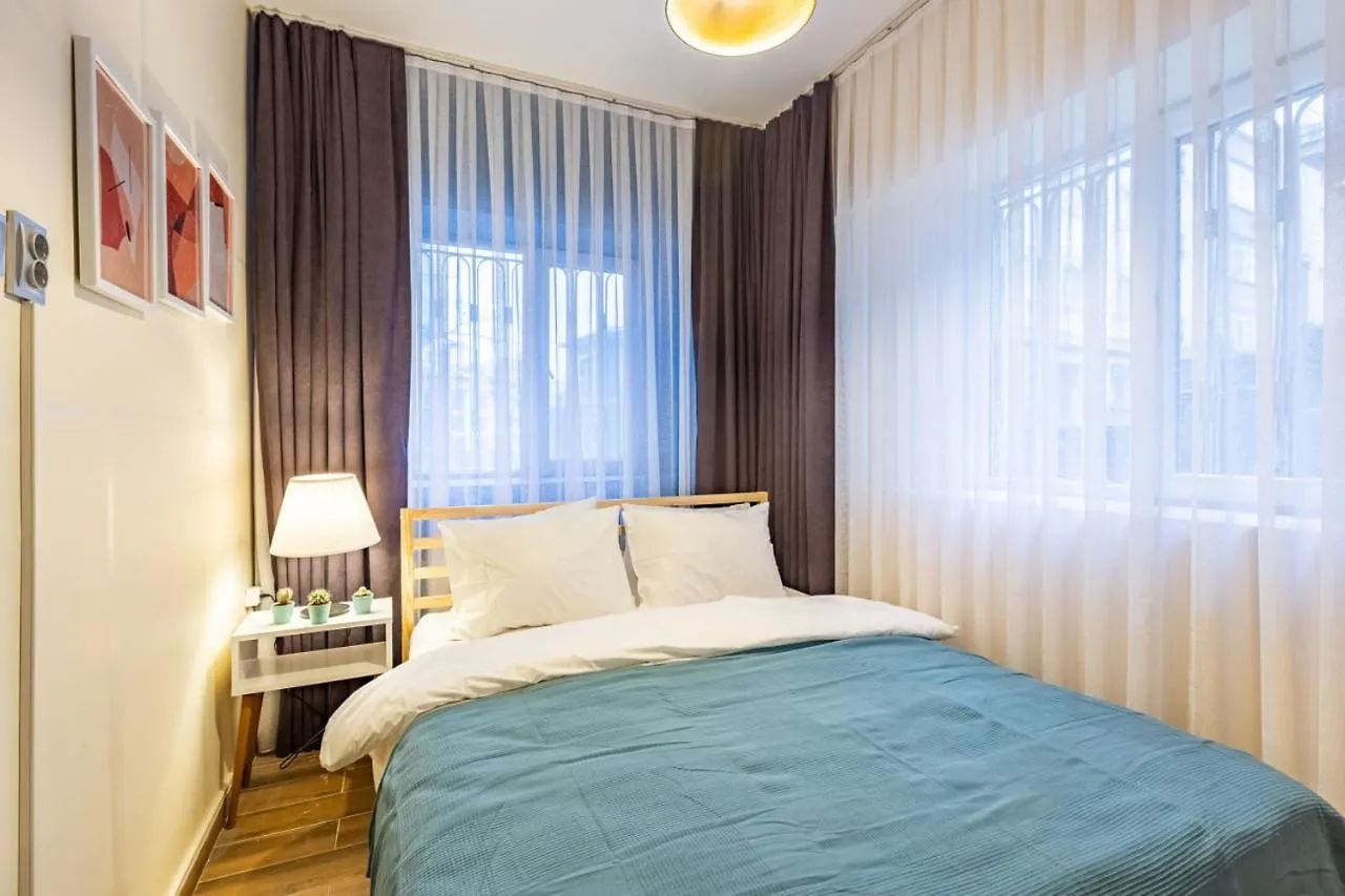 Charming Flat Near Trendy Attractions In Cihangir Istanbul Tyrkiet