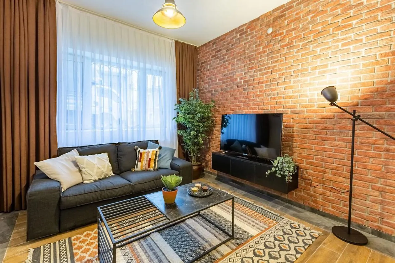 Charming Flat Near Trendy Attractions In Cihangir Istanbul